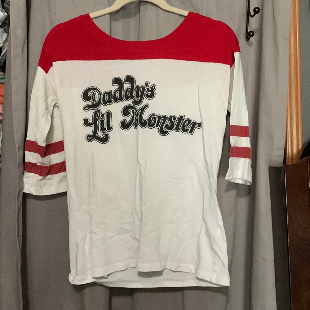 Super cute Harley Quinn daddy’s lil monster t shirt.